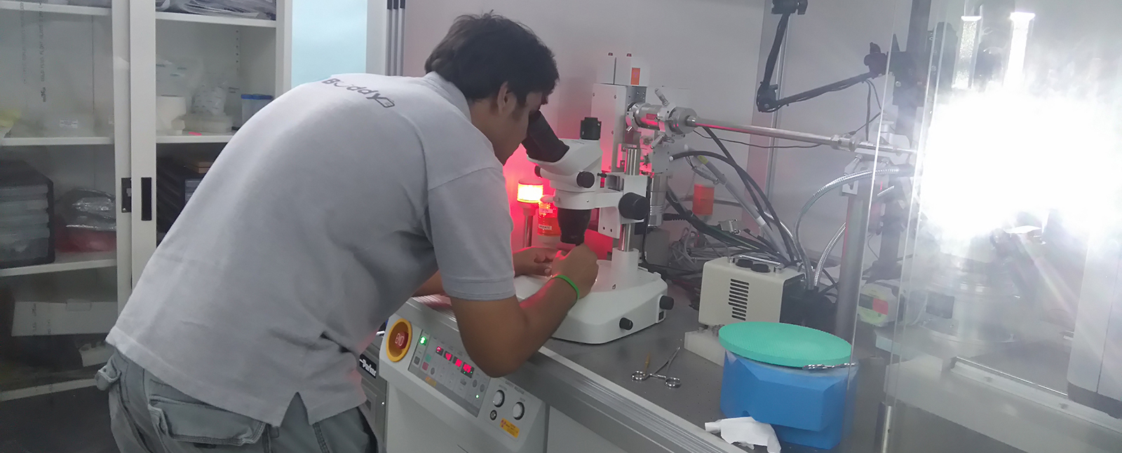 Diffactometer and protein crystal mouting